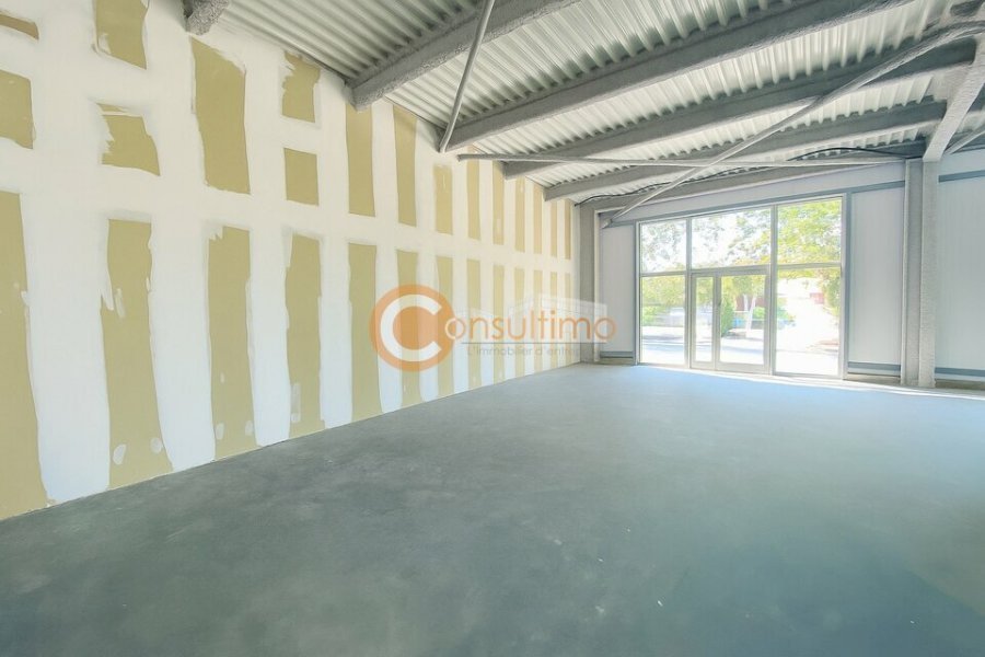 Local commercial à louer 104 m² - Carbon-Blanc