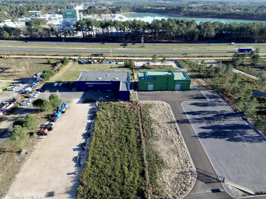 Local d'activité à louer 718 m² - Mios