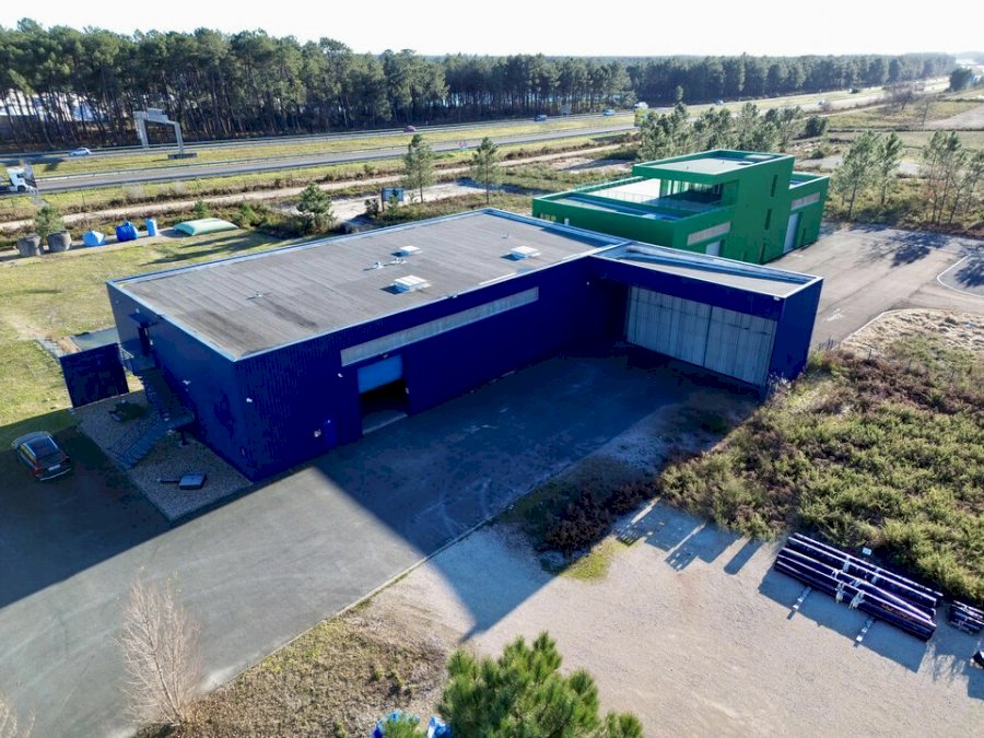 Local d'activité à louer 718 m² - Mios