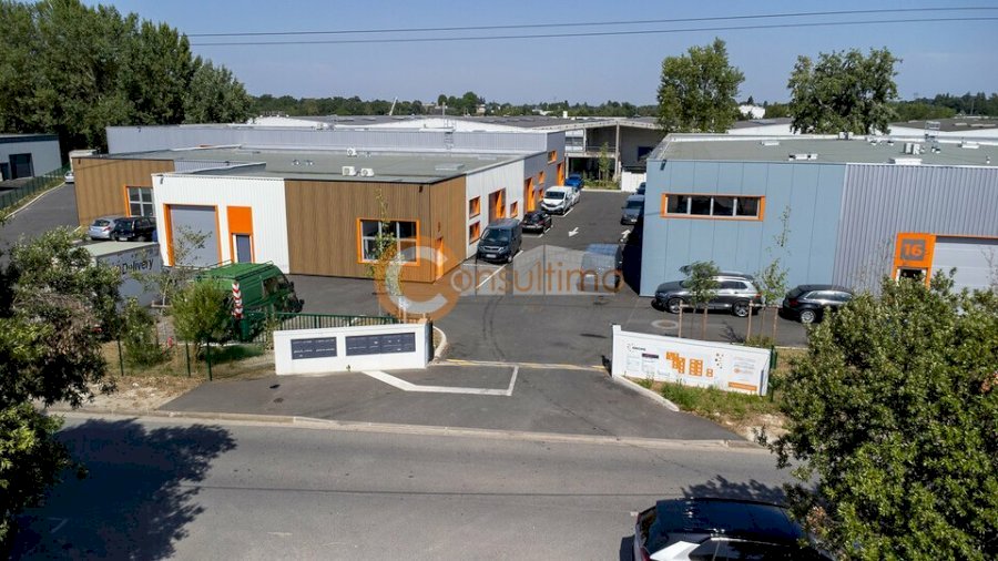Local d'activité à louer 258 m² - Carbon-Blanc