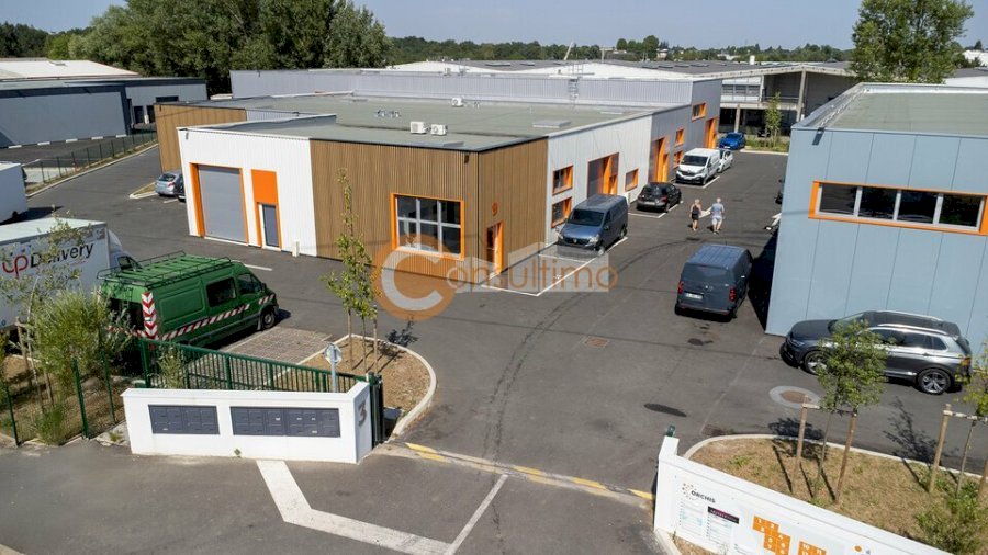Local d'activité à louer 258 m² - Carbon-Blanc