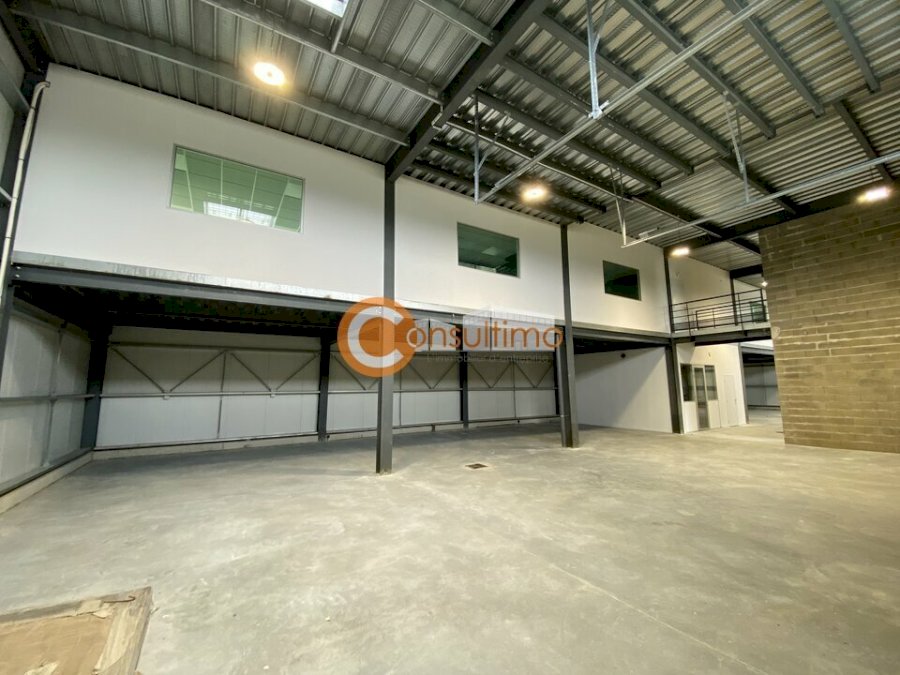 Bureau à acheter 782 m² - Mios