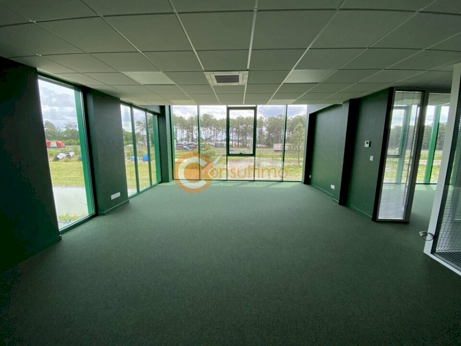 Bureau à acheter 782 m² - Mios