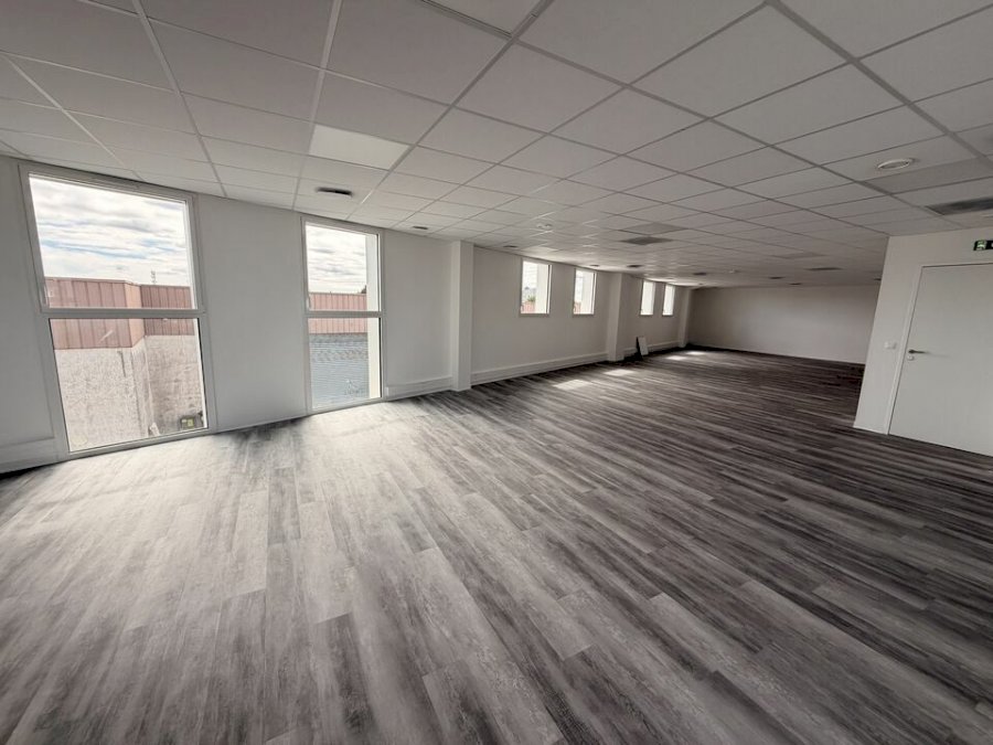 Bureau à louer 200 m² - Eysines