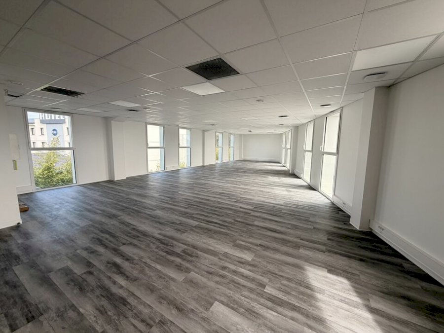 Bureau à louer 200 m² - Eysines