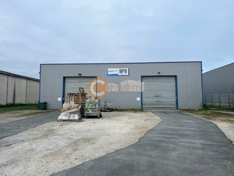 Local d'activité à louer 850 m² - Carbon-Blanc