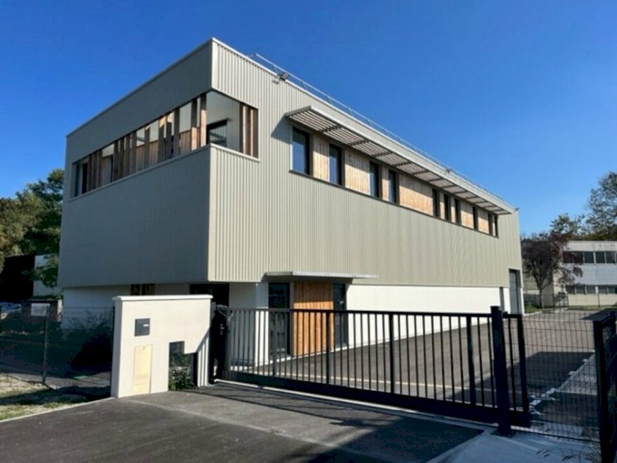 Local d'activité à louer 600 m² - Gradignan