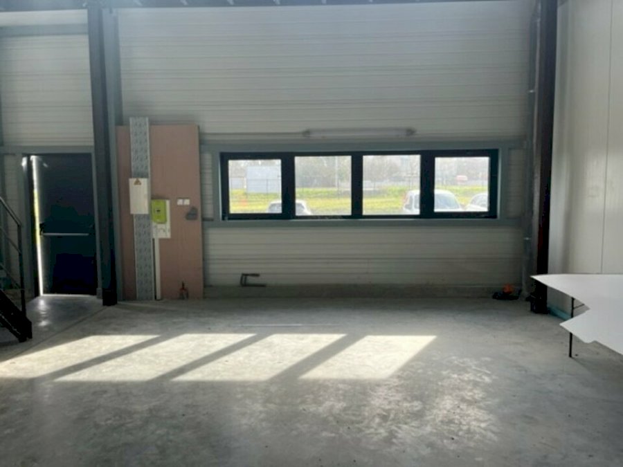Local d'activité à louer 126 m² - Sallebœuf