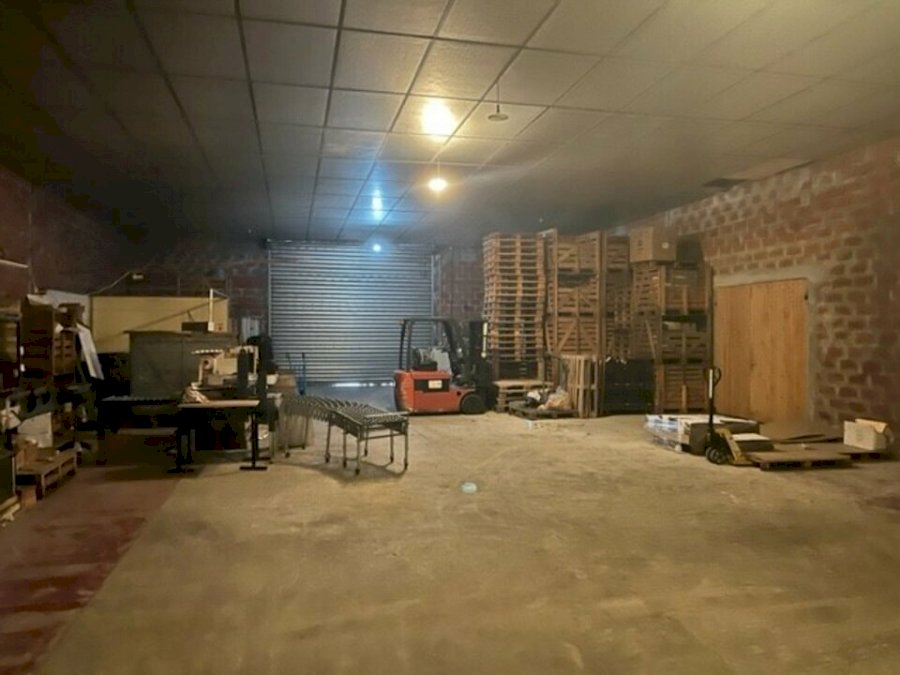 Local d'activité à acheter 300 m² - Saint-Loubès