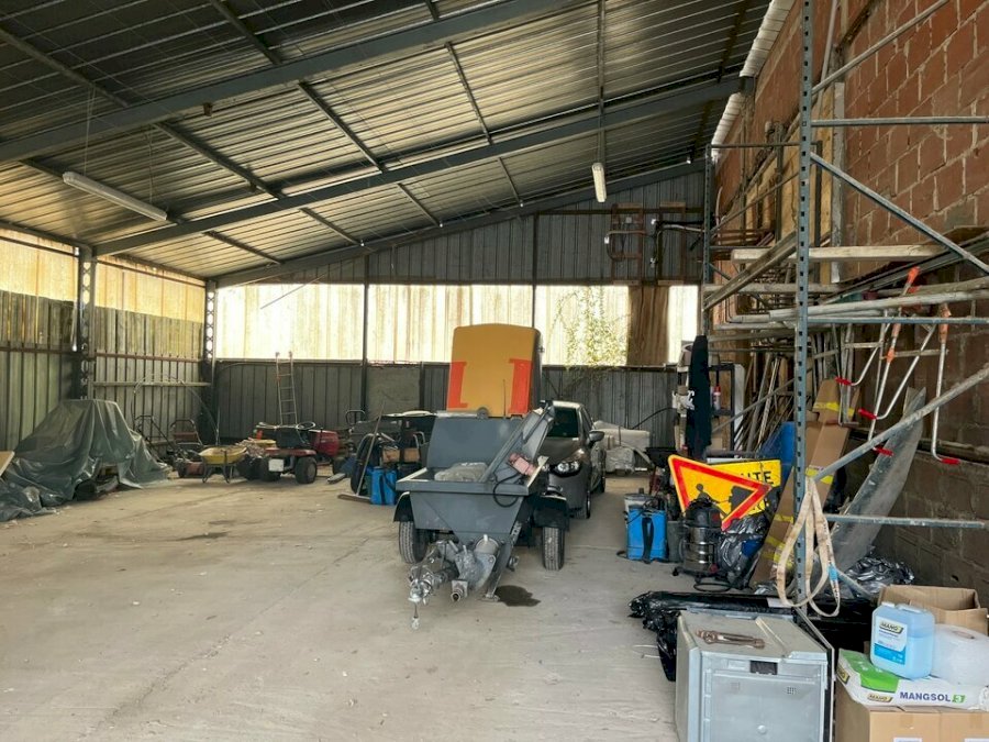 Entrepôt à acheter 857 m² - Sainte-Eulalie