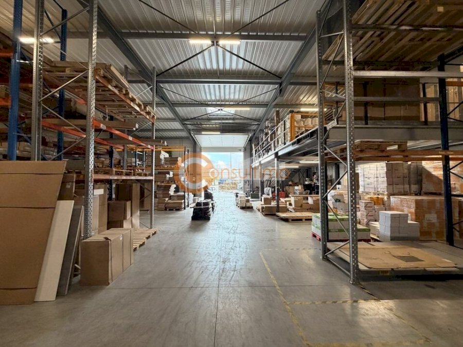 Local d'activité à acheter 750 m² - Le Barp