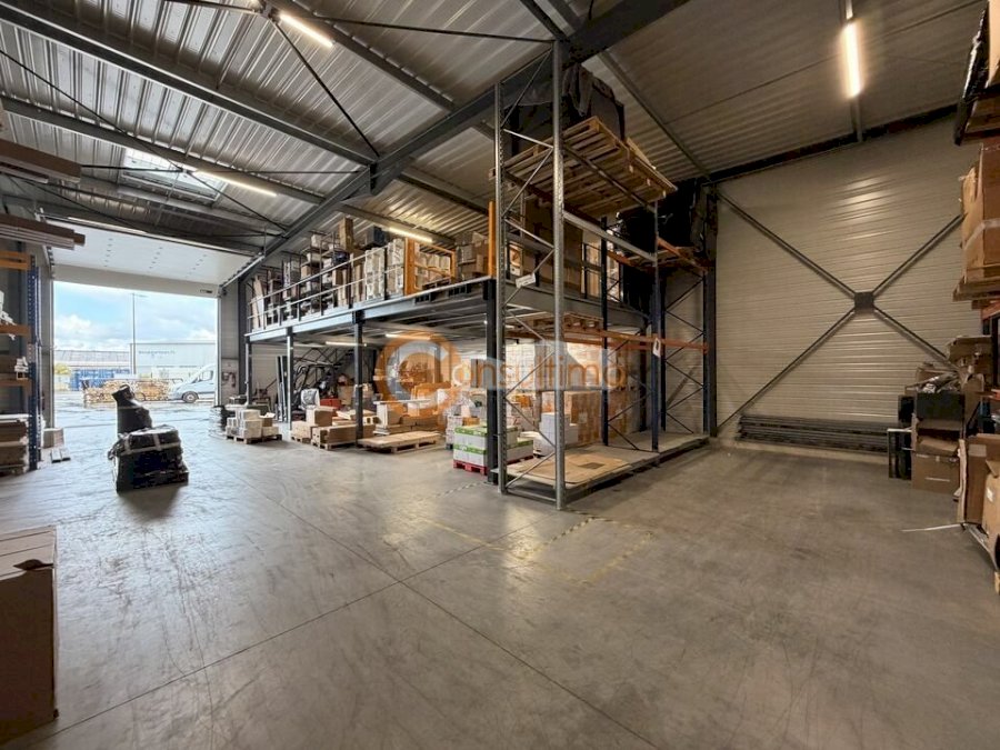 Local d'activité à acheter 750 m² - Le Barp