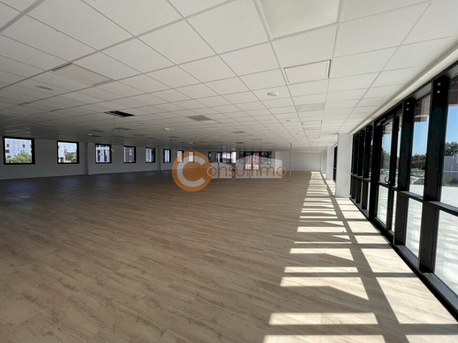 Bureau à louer 500 m² - Mérignac