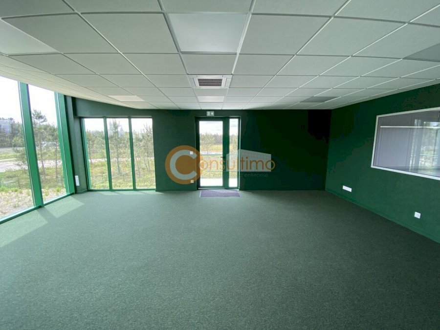 Bureau à acheter 1500 m² - Mios