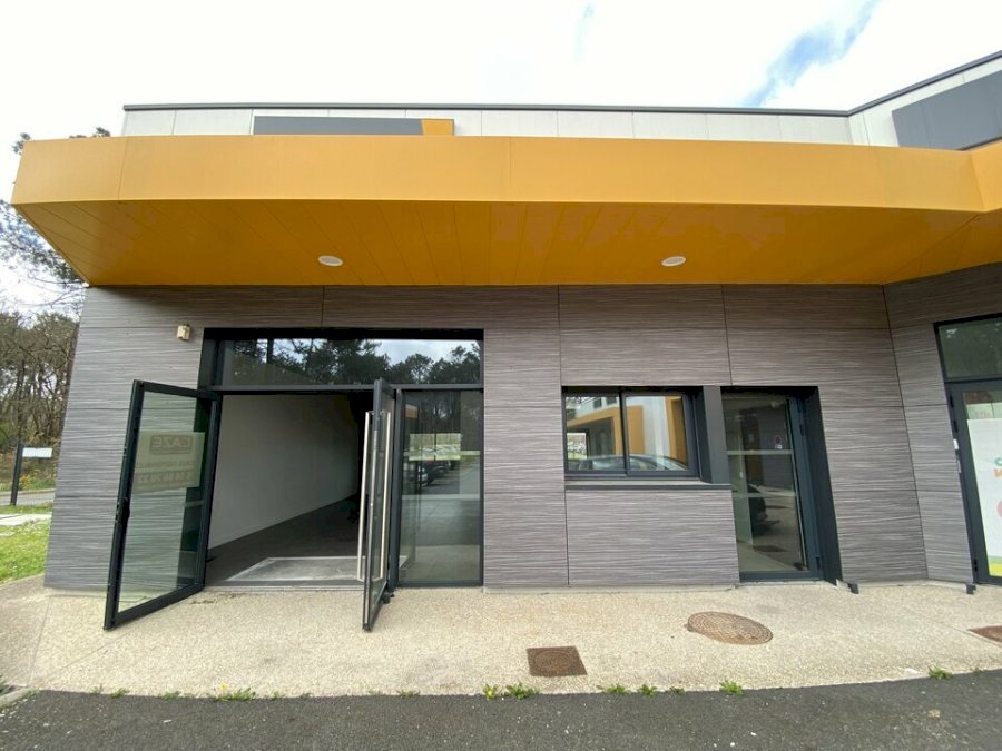 Local commercial à acheter 84 m² - Le Pian-Médoc