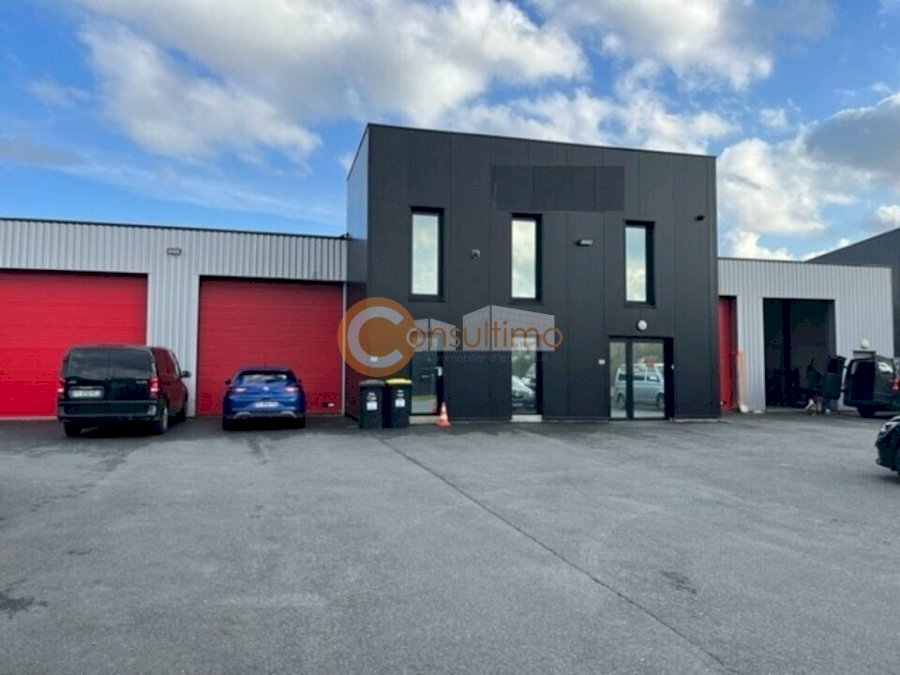 Local d'activité à louer 720 m² - Saint-Loubès