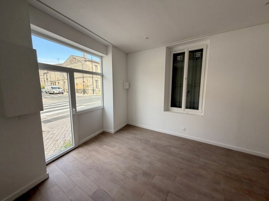 Local d'activité à louer 17 m² - Bordeaux