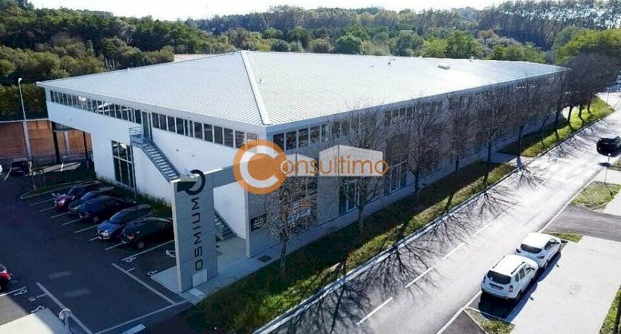 Local commercial à louer 138 m² - Carbon-Blanc