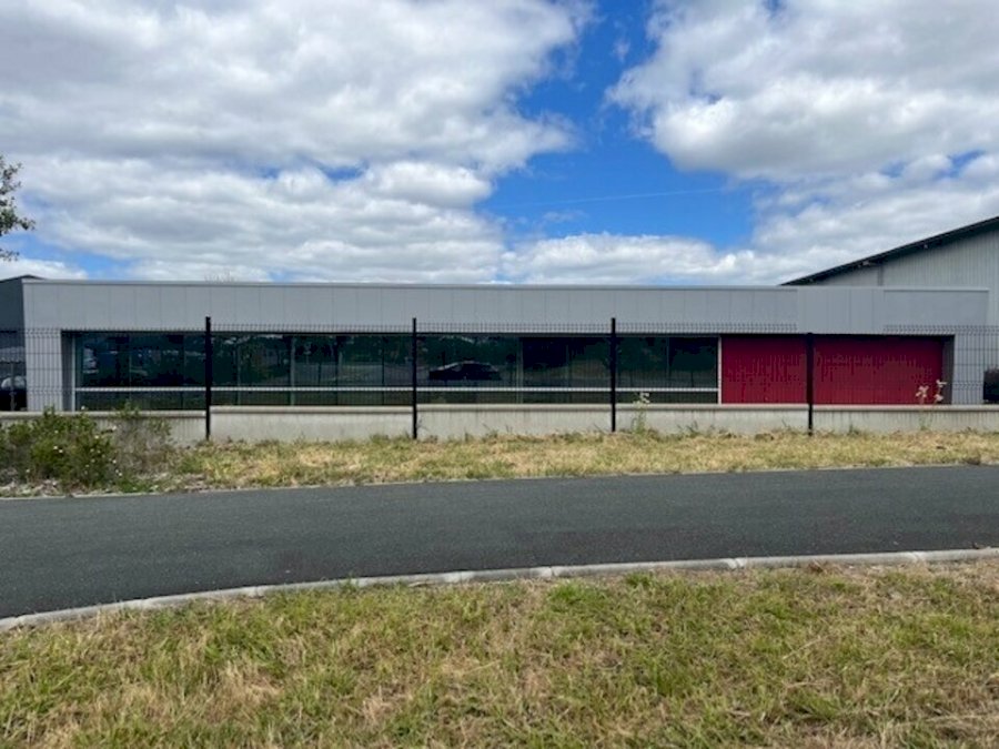 Local d'activité à louer 935 m² - Eysines