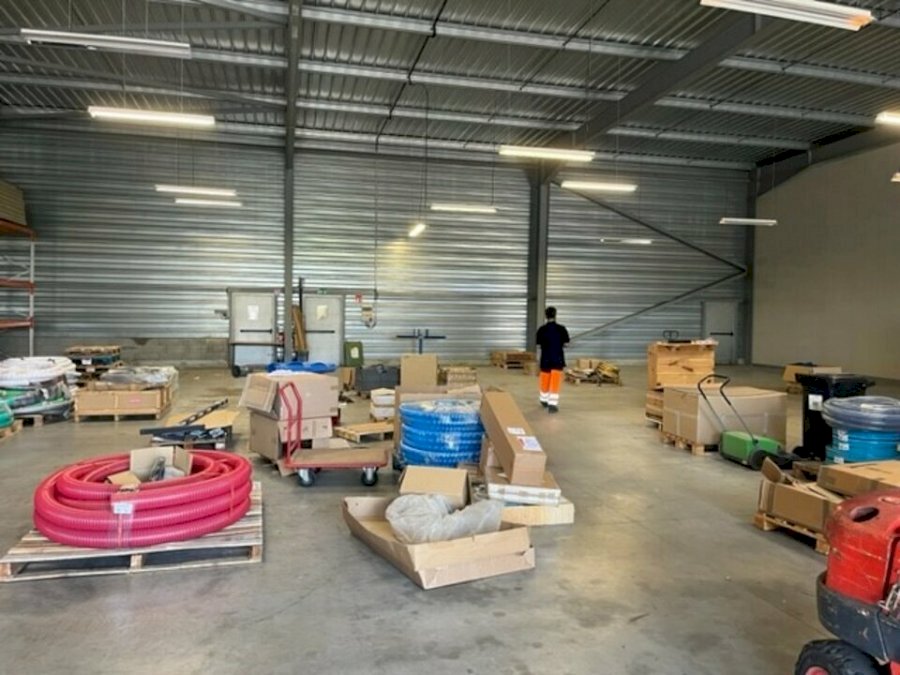 Local d'activité à louer 800 m² - Bassens