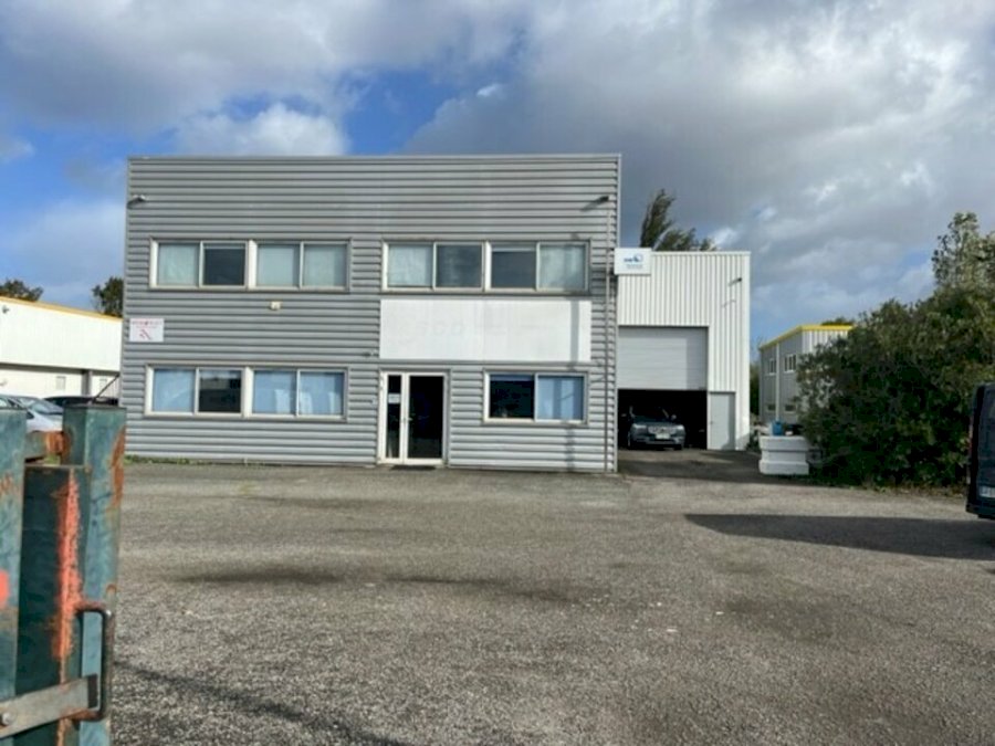 Local d'activité à louer 610 m² - Bordeaux