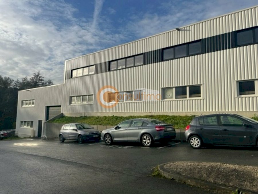 Local d'activité à louer 360 m² - Montussan