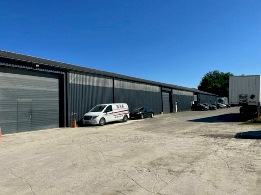 Local d'activité à louer 550 m² - Nérigean