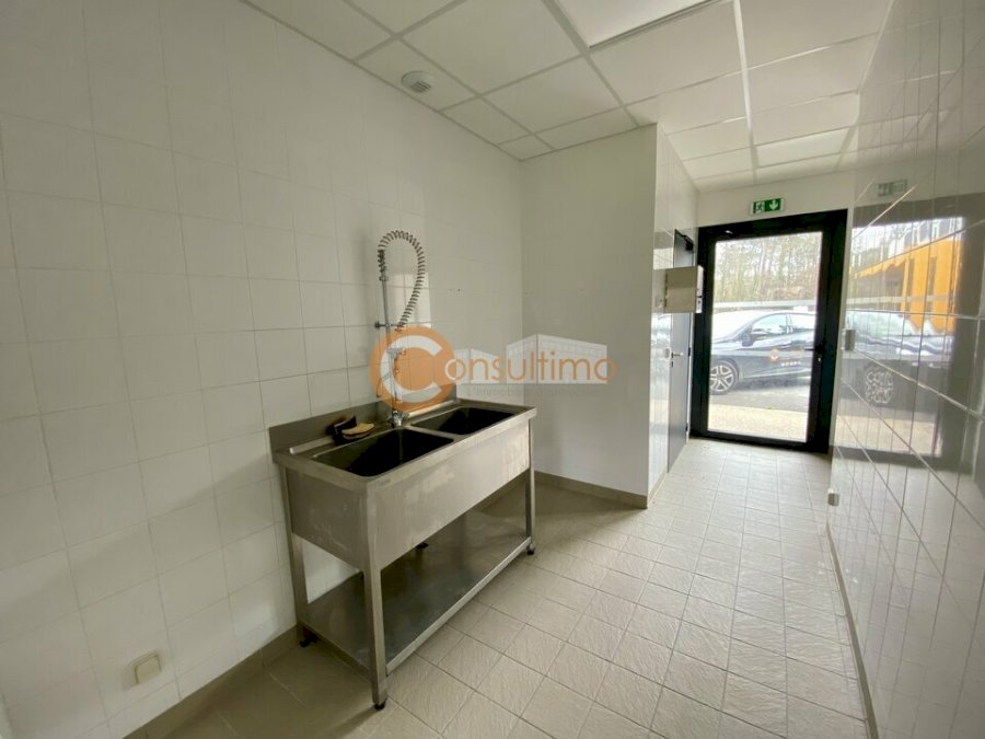 Bureau à acheter 84 m² - Le Pian-Médoc