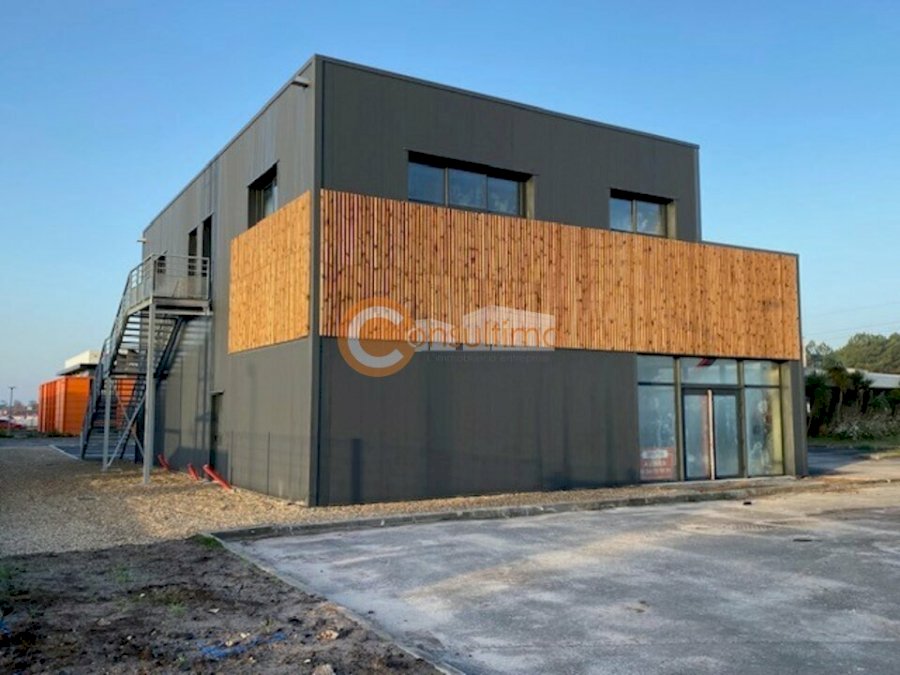 Bureau à louer 176 m² - Biganos