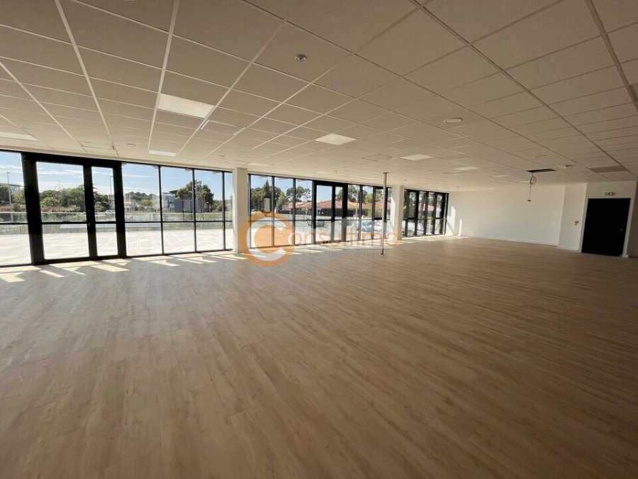 Bureau à louer 500 m² - Mérignac