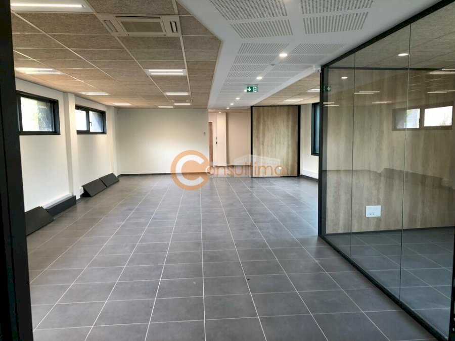 Bureau à louer 266 m² - Cenon