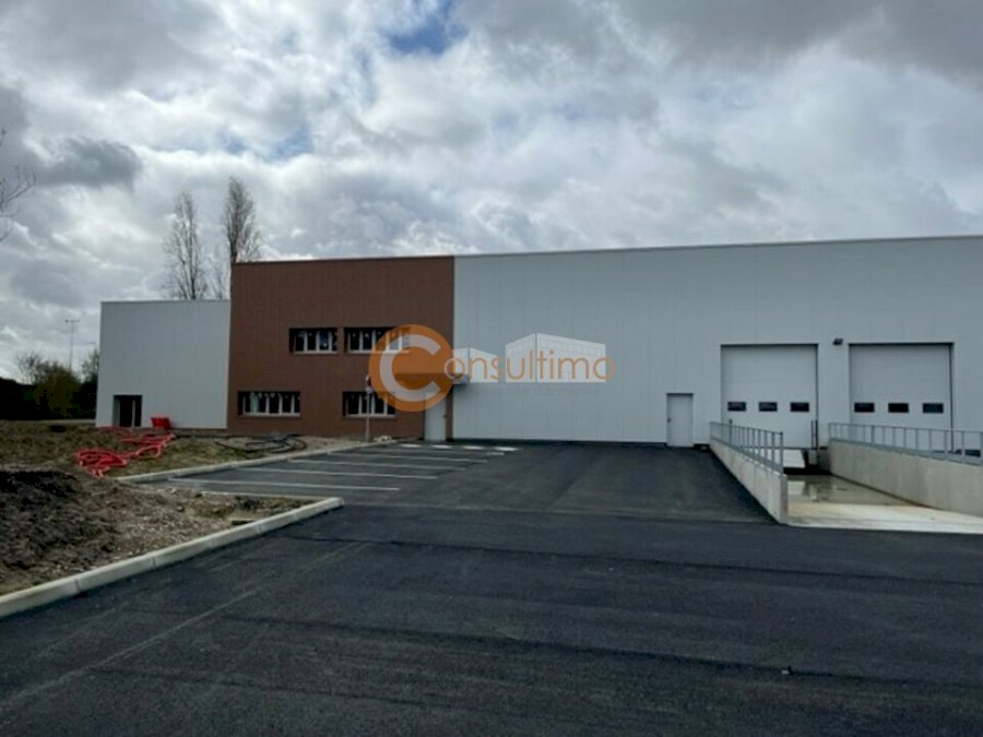 Entrepôt à louer 2100 m² - Carbon-Blanc