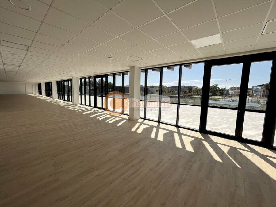 Bureau à louer 500 m² - Mérignac
