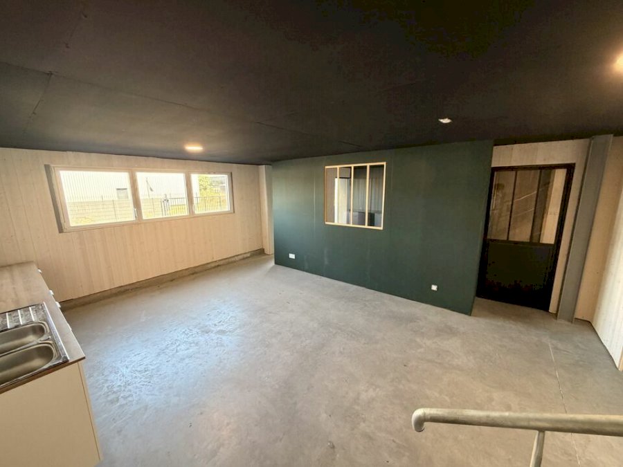 Bureau à louer 169 m² - Mios