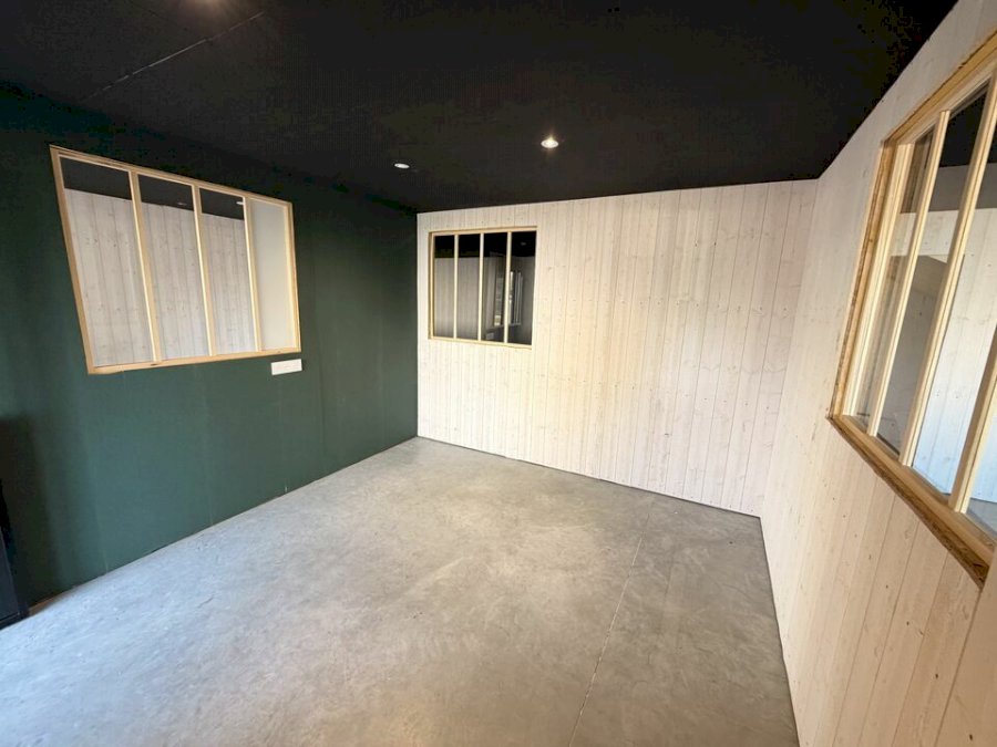 Bureau à louer 169 m² - Mios