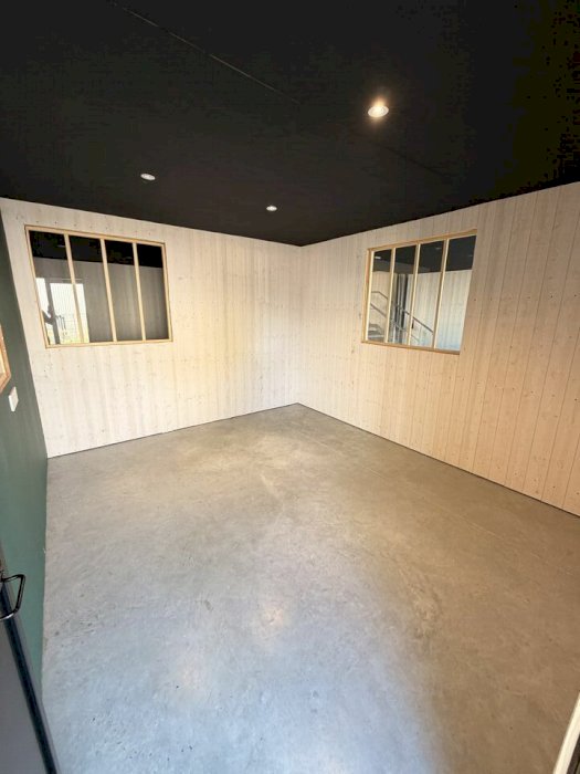 Bureau à louer 169 m² - Mios