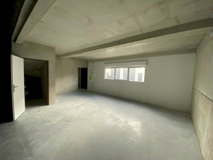 Local d'activité à acheter 225 m² - Mios