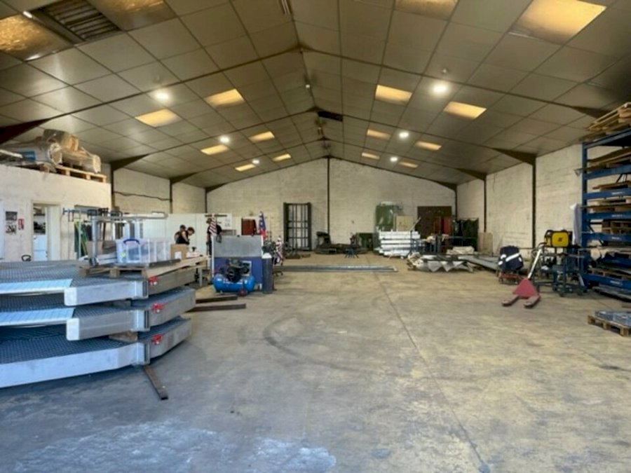 Local d'activité à louer 460 m² - Izon