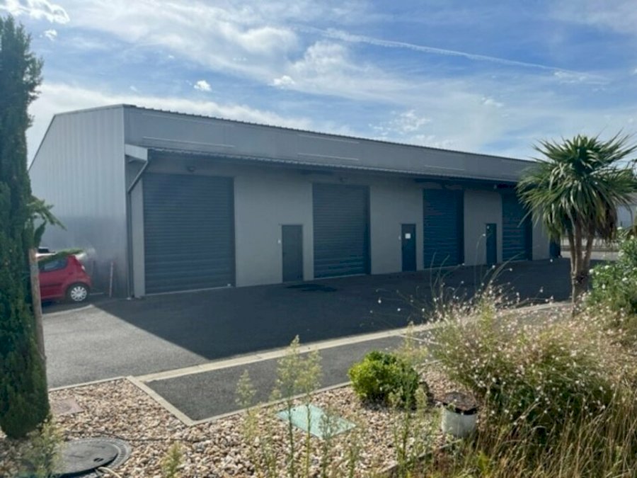 Local d'activité à louer 335 m² - Saint-André-de-Cubzac
