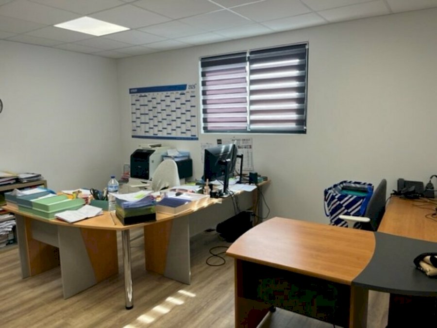 Local d'activité à louer 150 m² - Saint-André-de-Cubzac