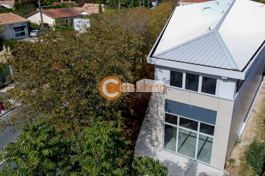Produit investisseur à acheter 350 m² - Carbon-Blanc