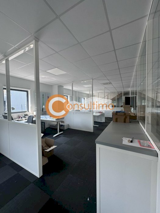 Bureau à acheter 437 m² - Saint-Aubin-de-Médoc