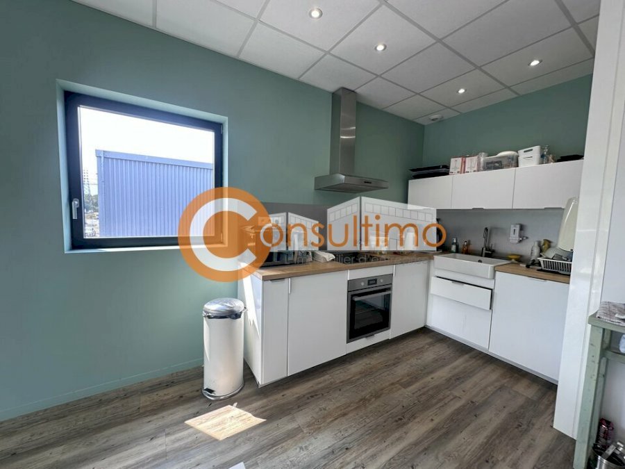Bureau à acheter 437 m² - Saint-Aubin-de-Médoc