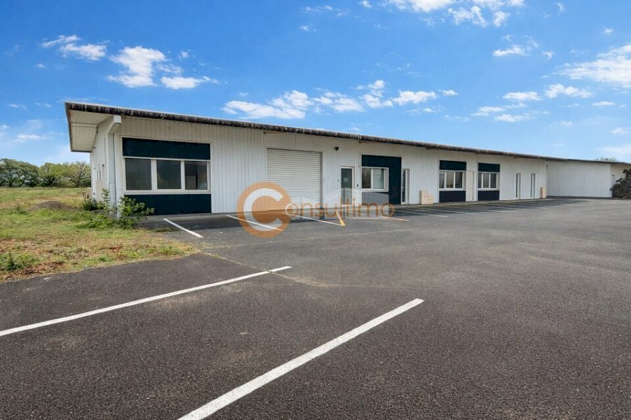 Bureau à acheter 750 m² - Martillac