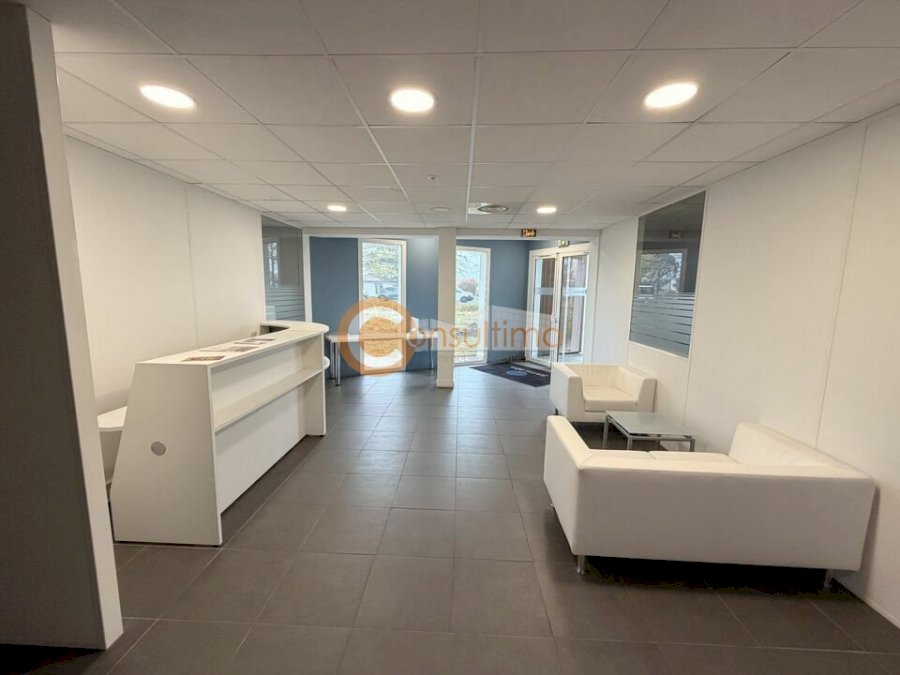 Bureau à acheter 750 m² - Martillac