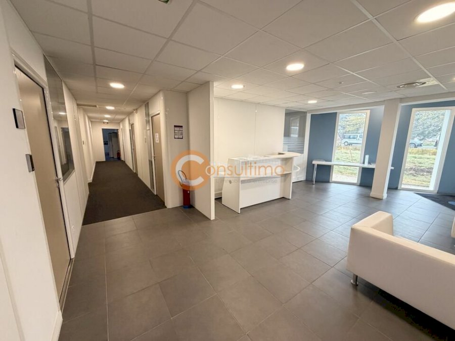 Bureau à acheter 750 m² - Martillac