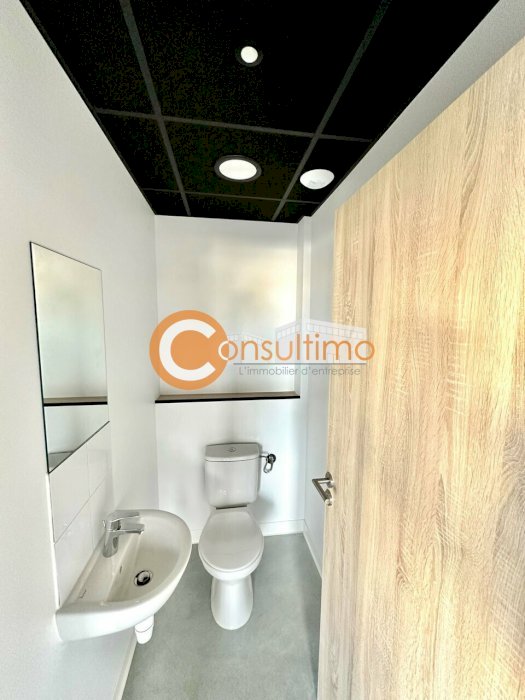 Bureau à louer 157 m² - Talence