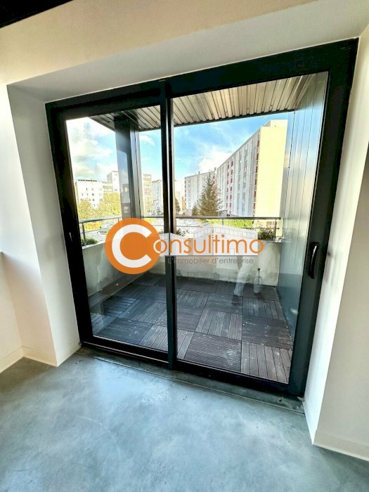 Bureau à louer 157 m² - Talence