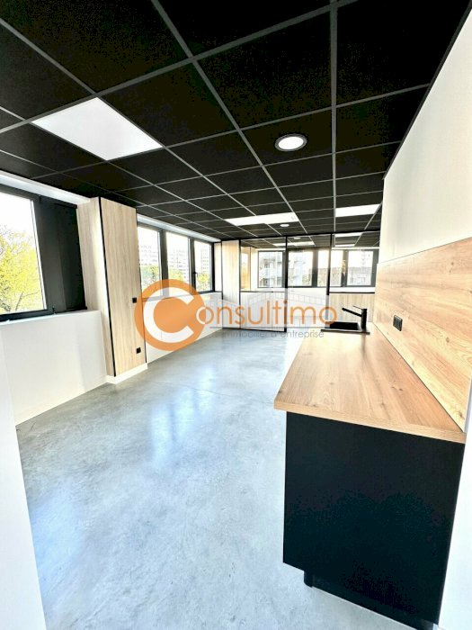 Bureau à louer 157 m² - Talence