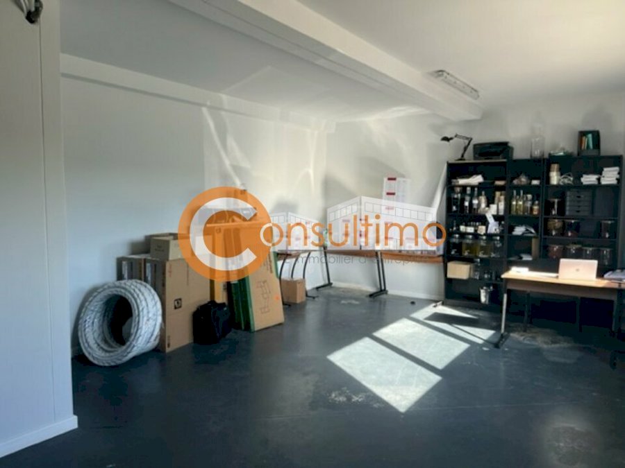 Local d'activité à acheter 525 m² - Izon